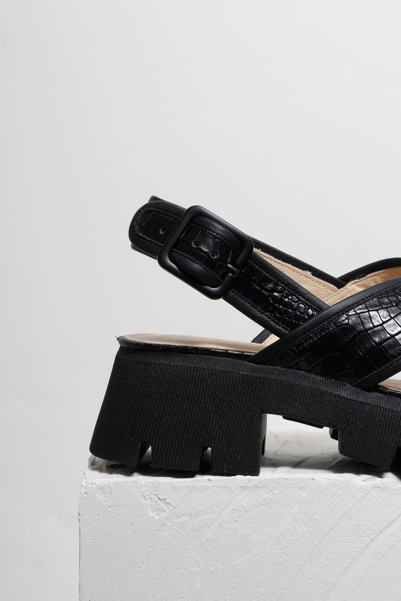 SANDÁLIA ANITA CROCO PRETO