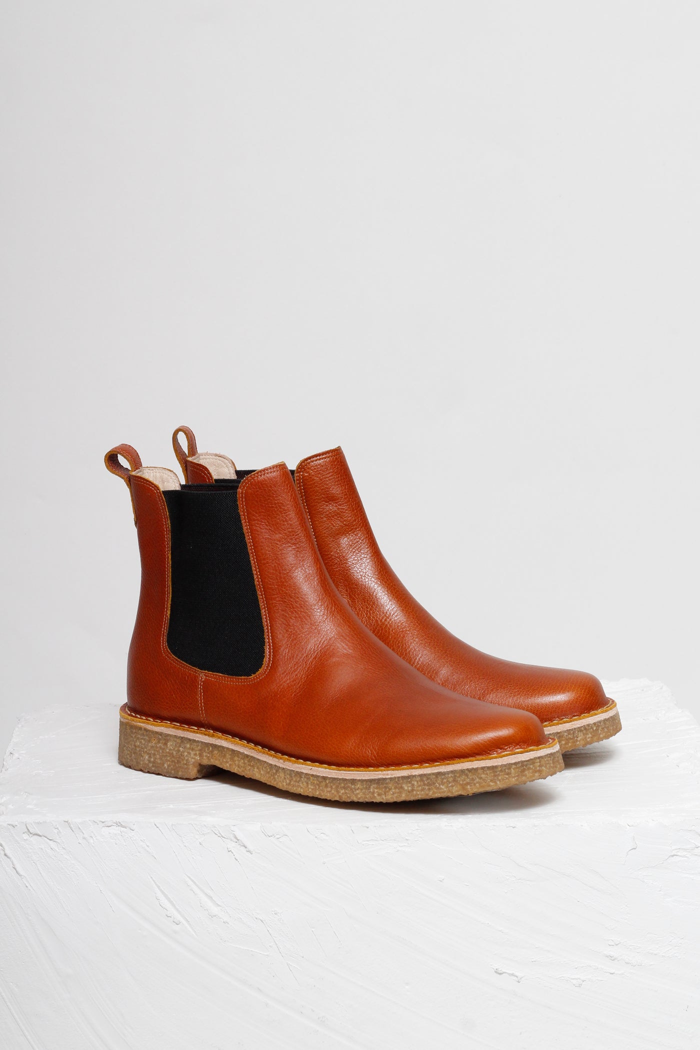BOTA CHELSEA CRIS CARAMELO