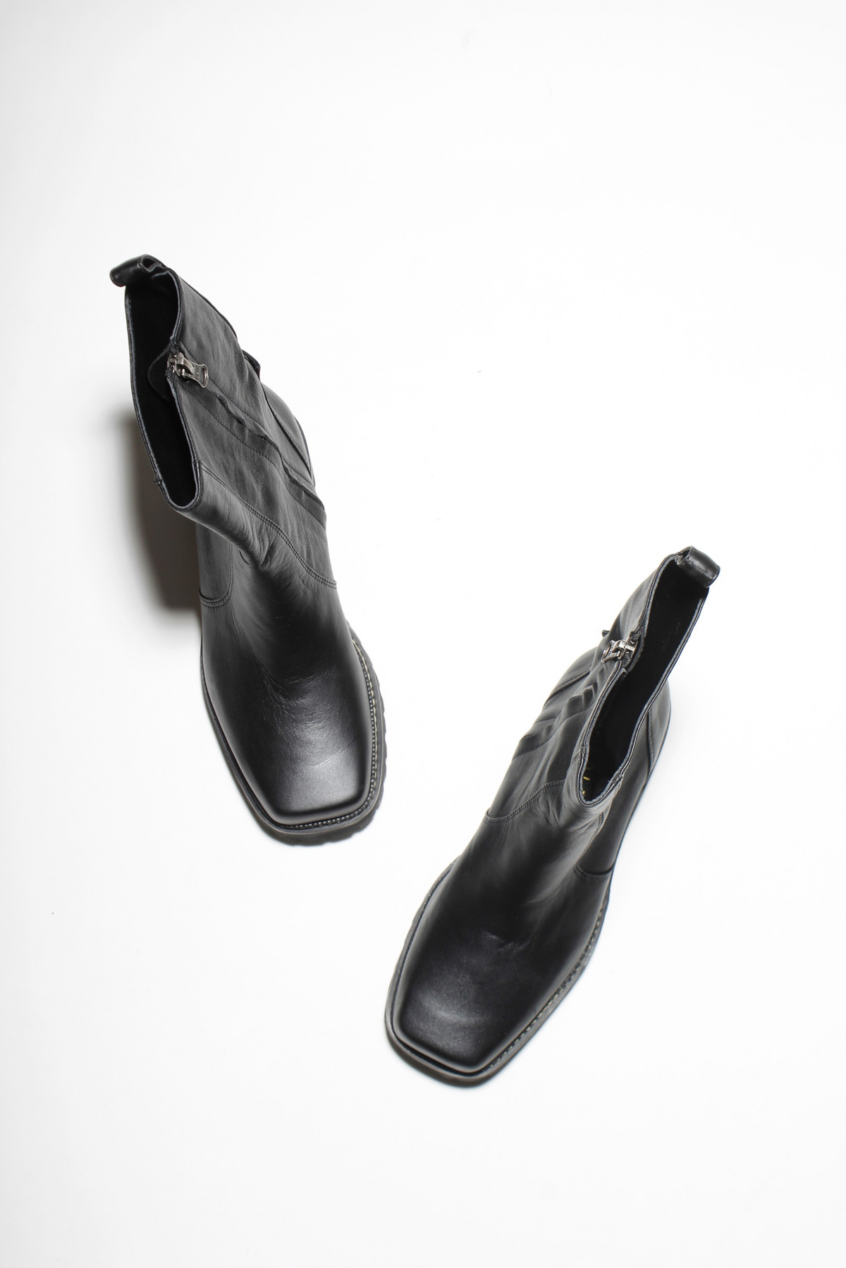 BOTA ÍSIS PRETO