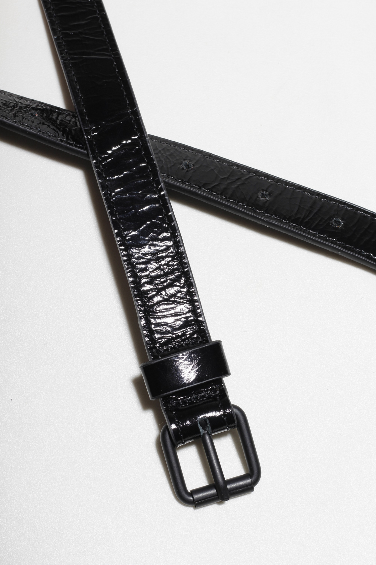 CINTO FINO VERNIZ PRETO
