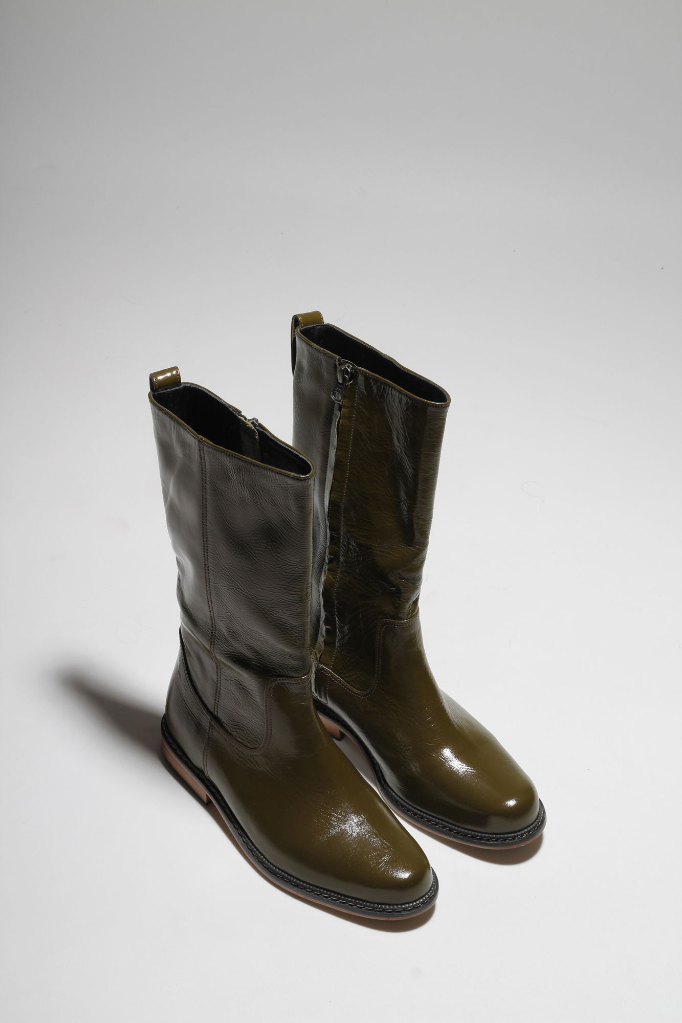 BOTA MEGAN VERNIZ ALCAPARRA