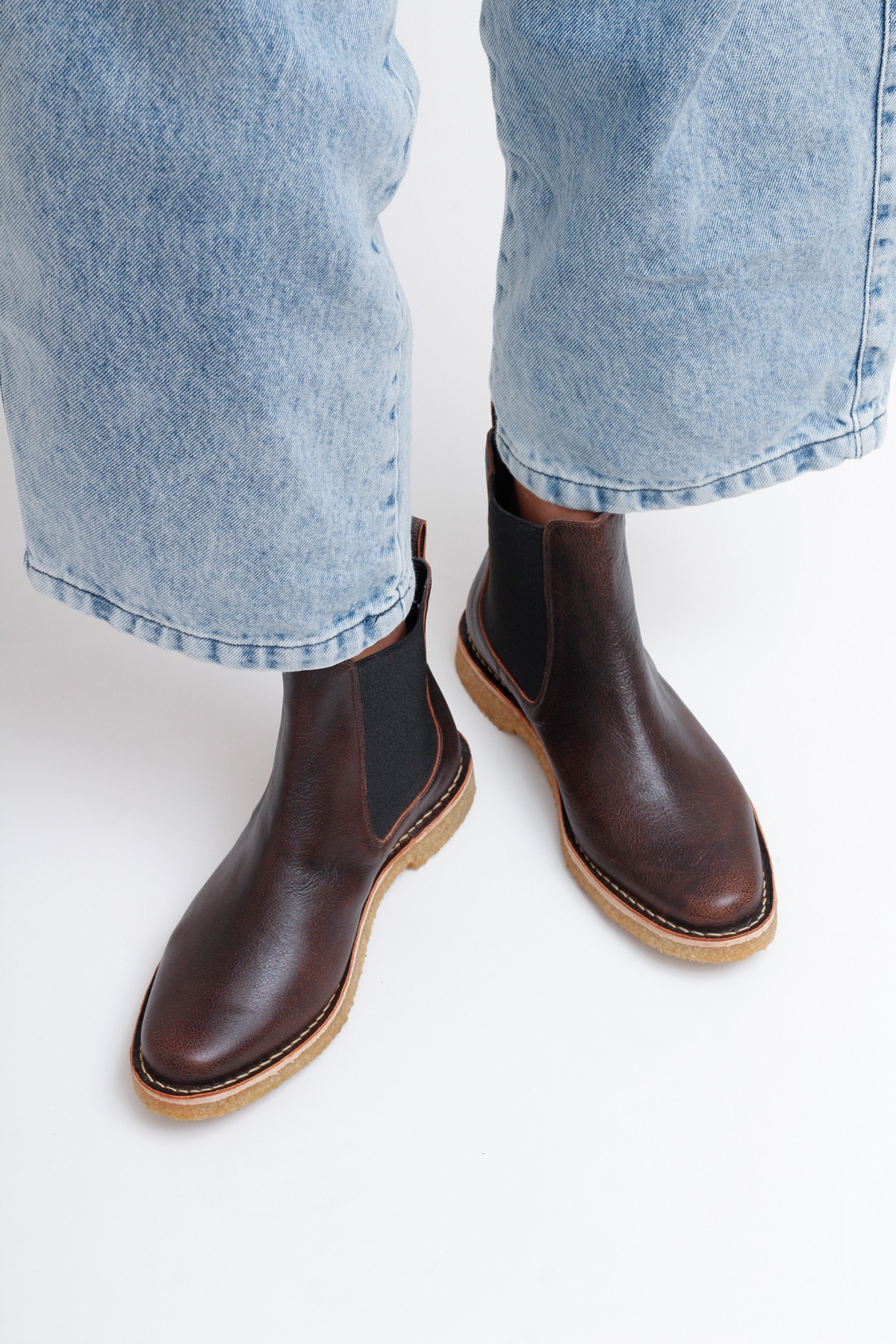 BOTA CHELSEA CRIS FLOATER MARROM ESCURO