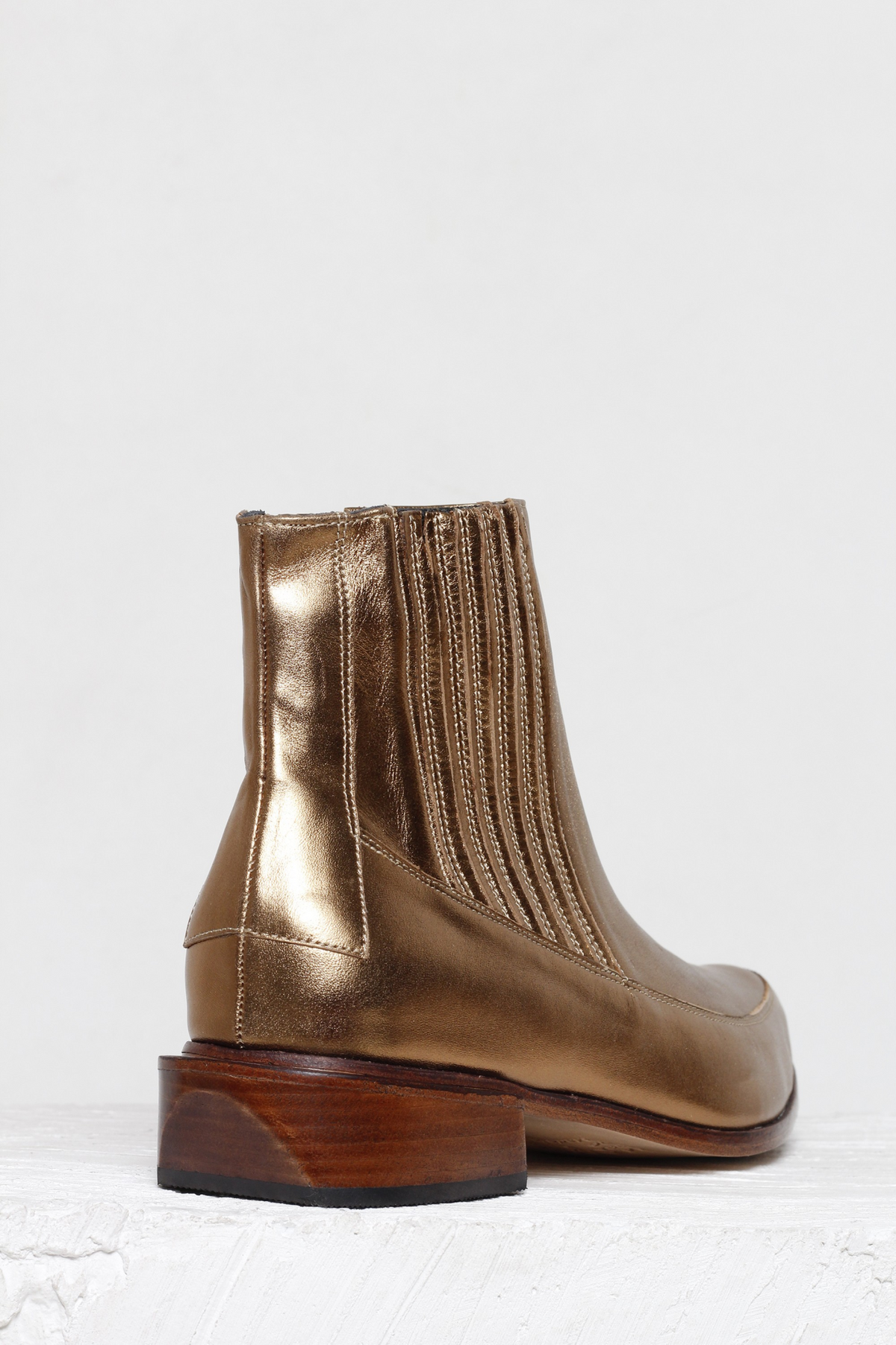 BOTA CORDÉLIA OURO VELHO
