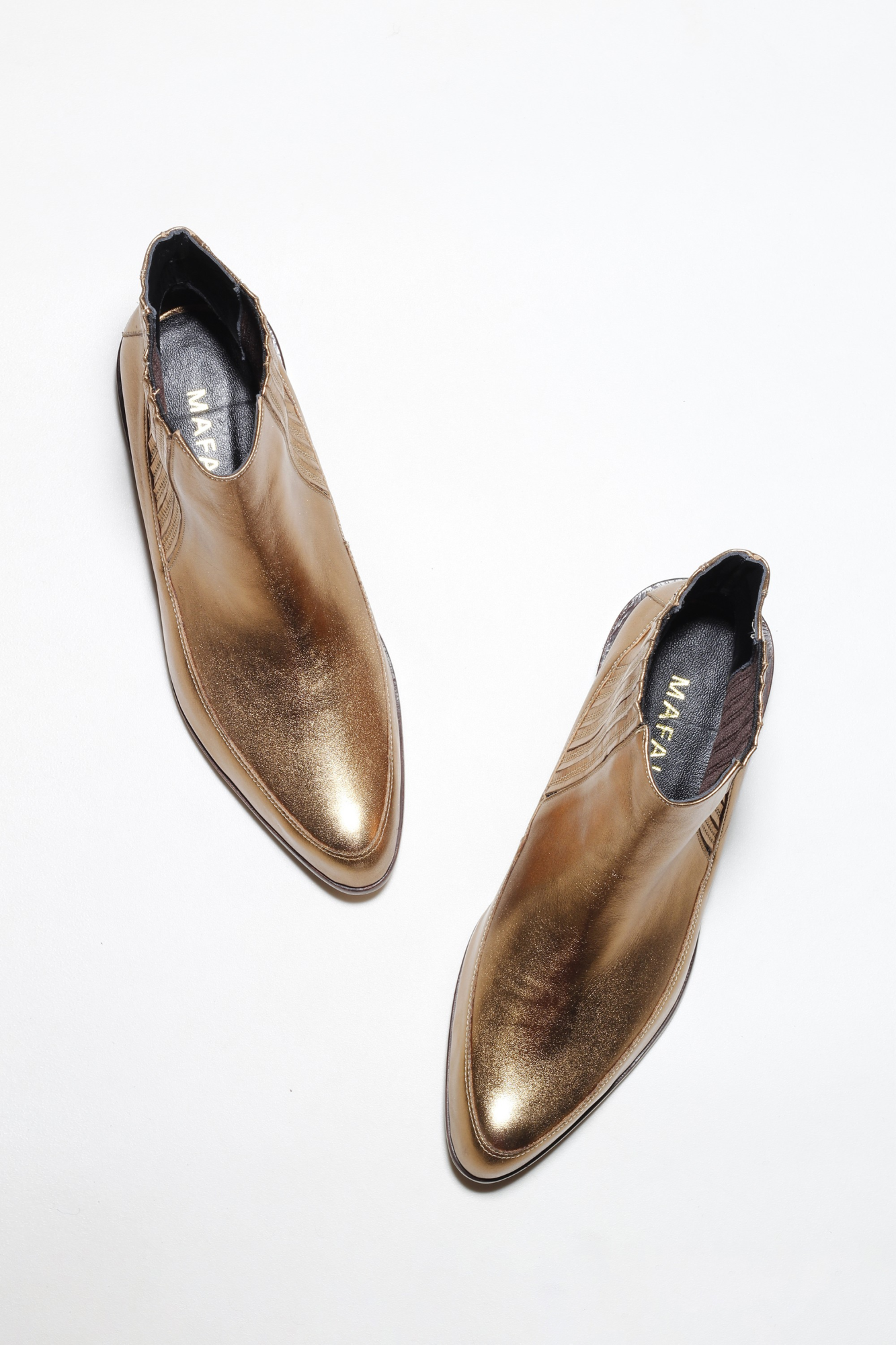 BOTA CORDÉLIA OURO VELHO