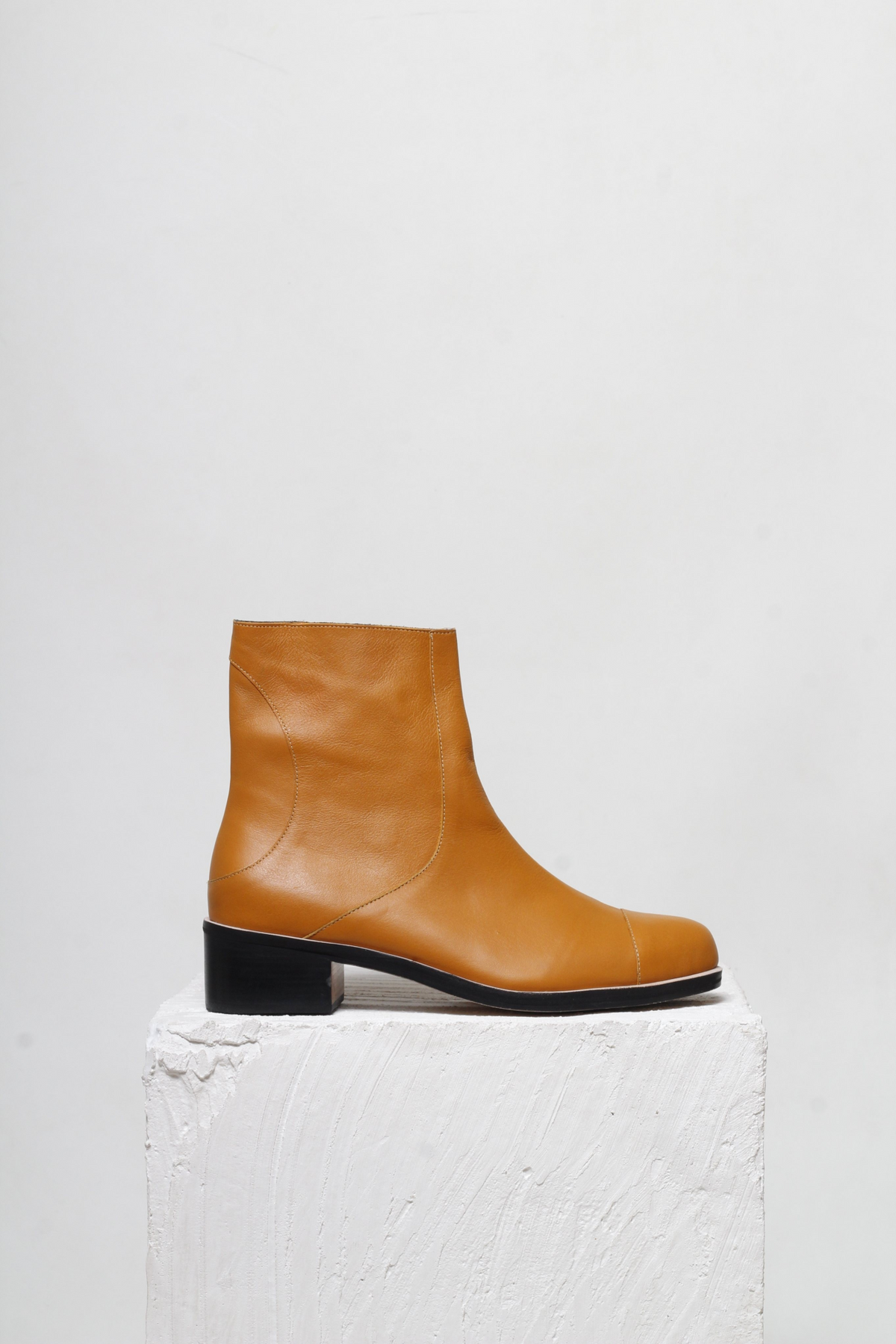 BOTA INÊS AMEIXA