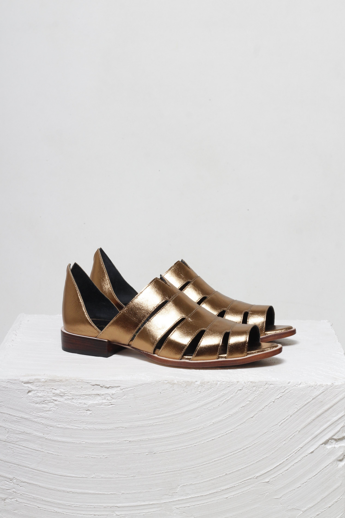 SAPATO GISELE OURO VELHO