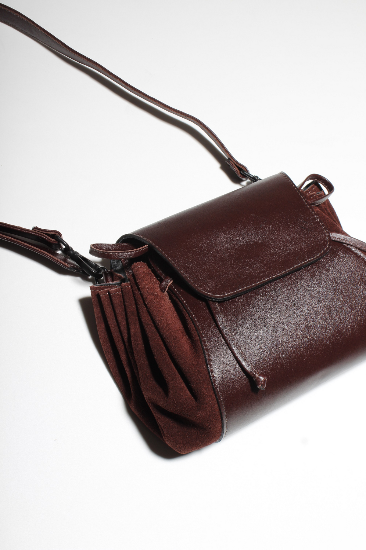 BOLSA MADELEINE CAMURÇA VINHO