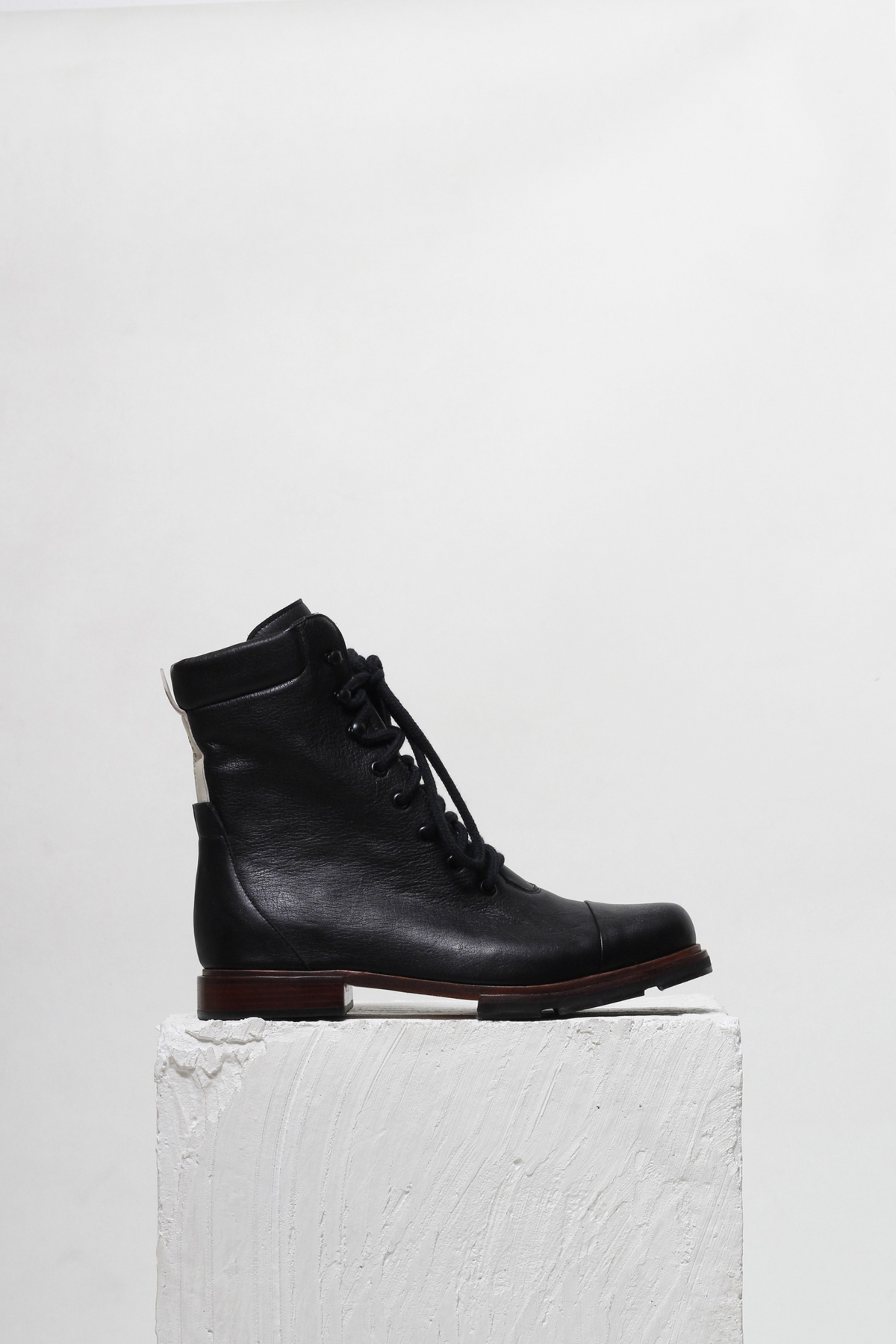 BOTA UMA PRETO