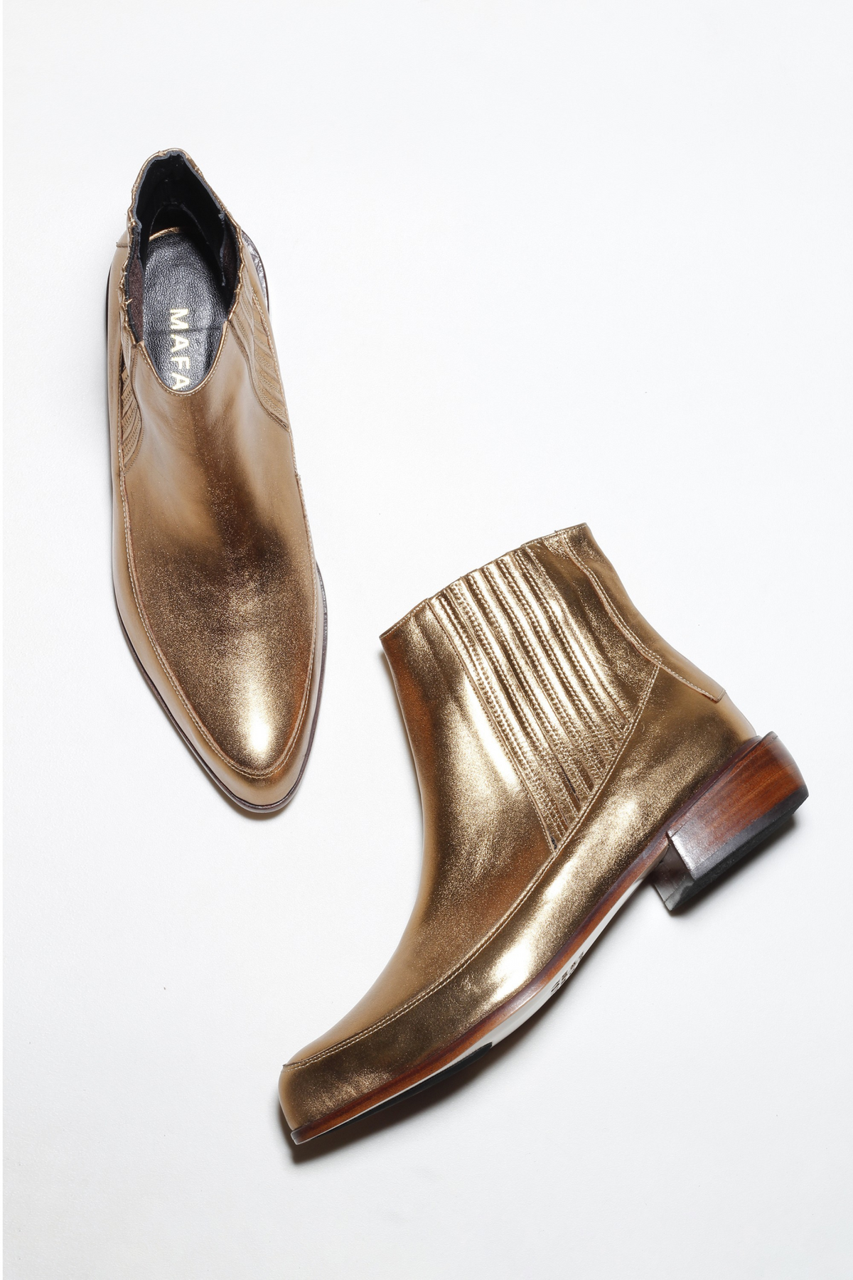 BOTA CORDÉLIA OURO VELHO