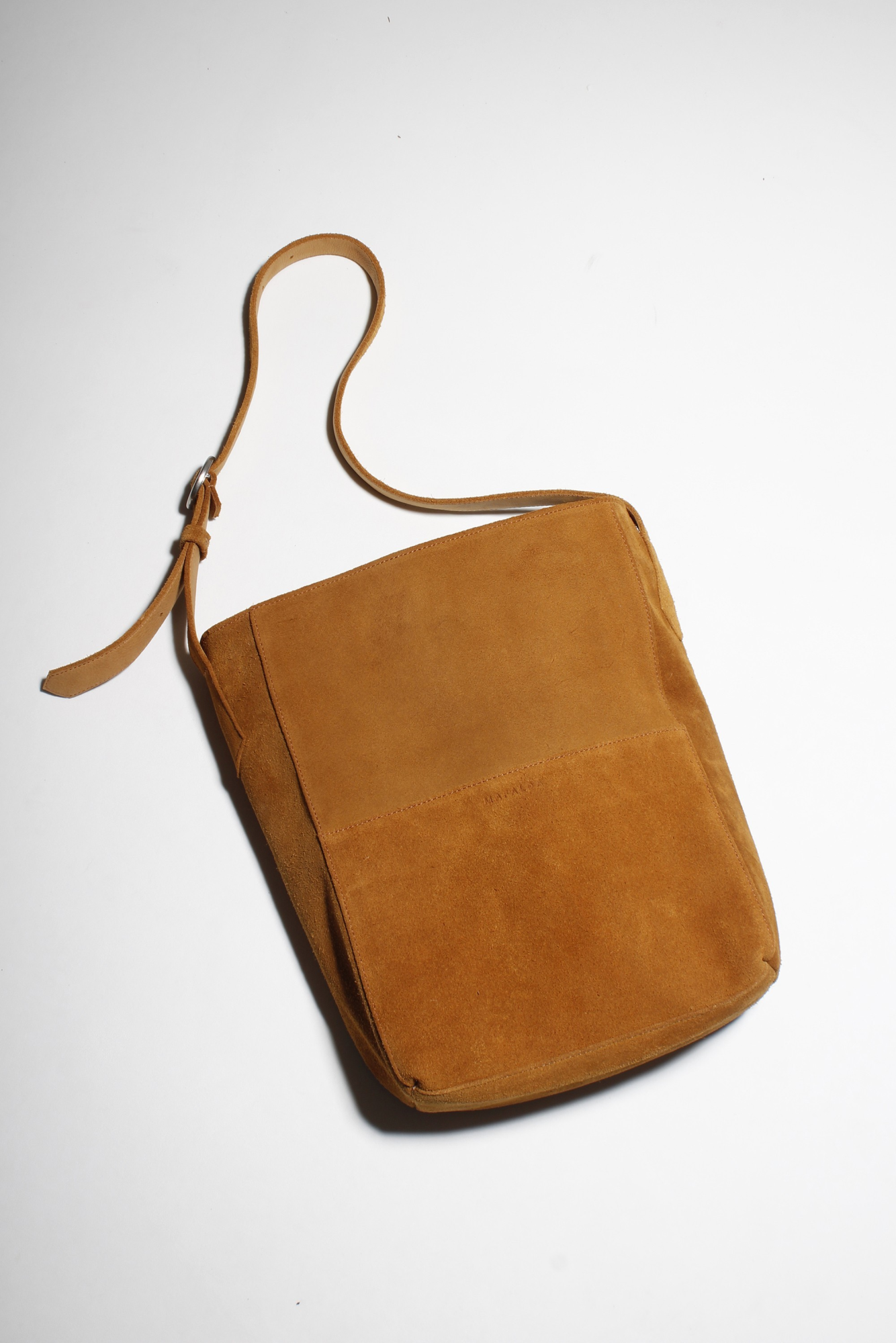 BOLSA LEONORA CAMURÇA WHISKY