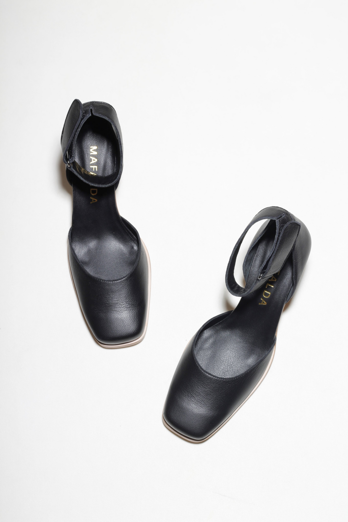 SAPATO SALTO LOUISE PRETO