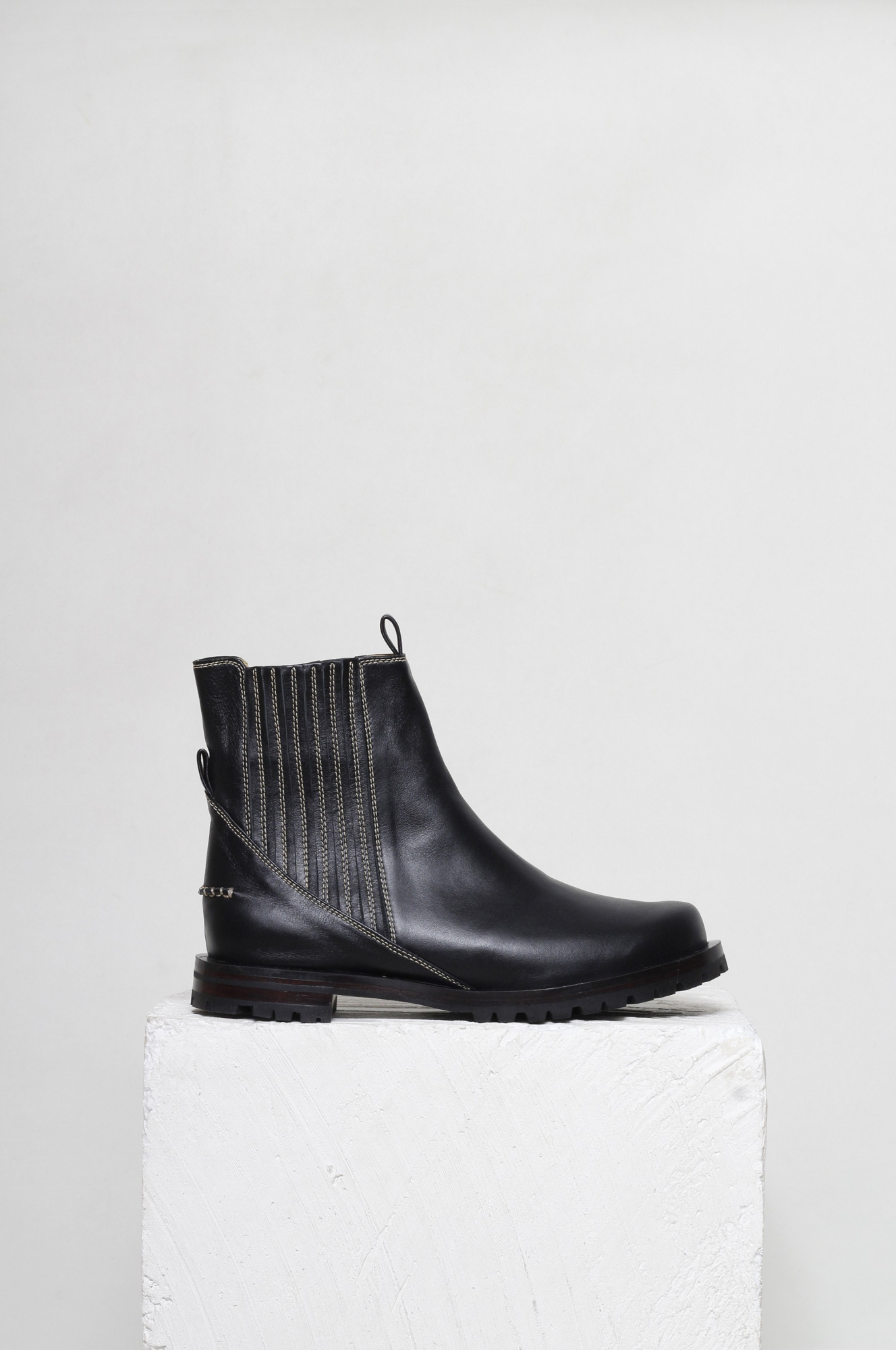 BOTA MARAH PRETO