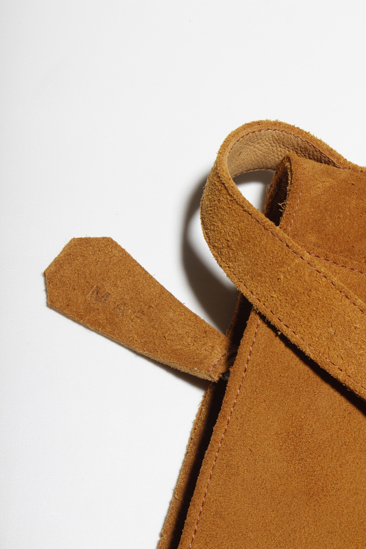 BOLSA LEONORA CAMURÇA WHISKY