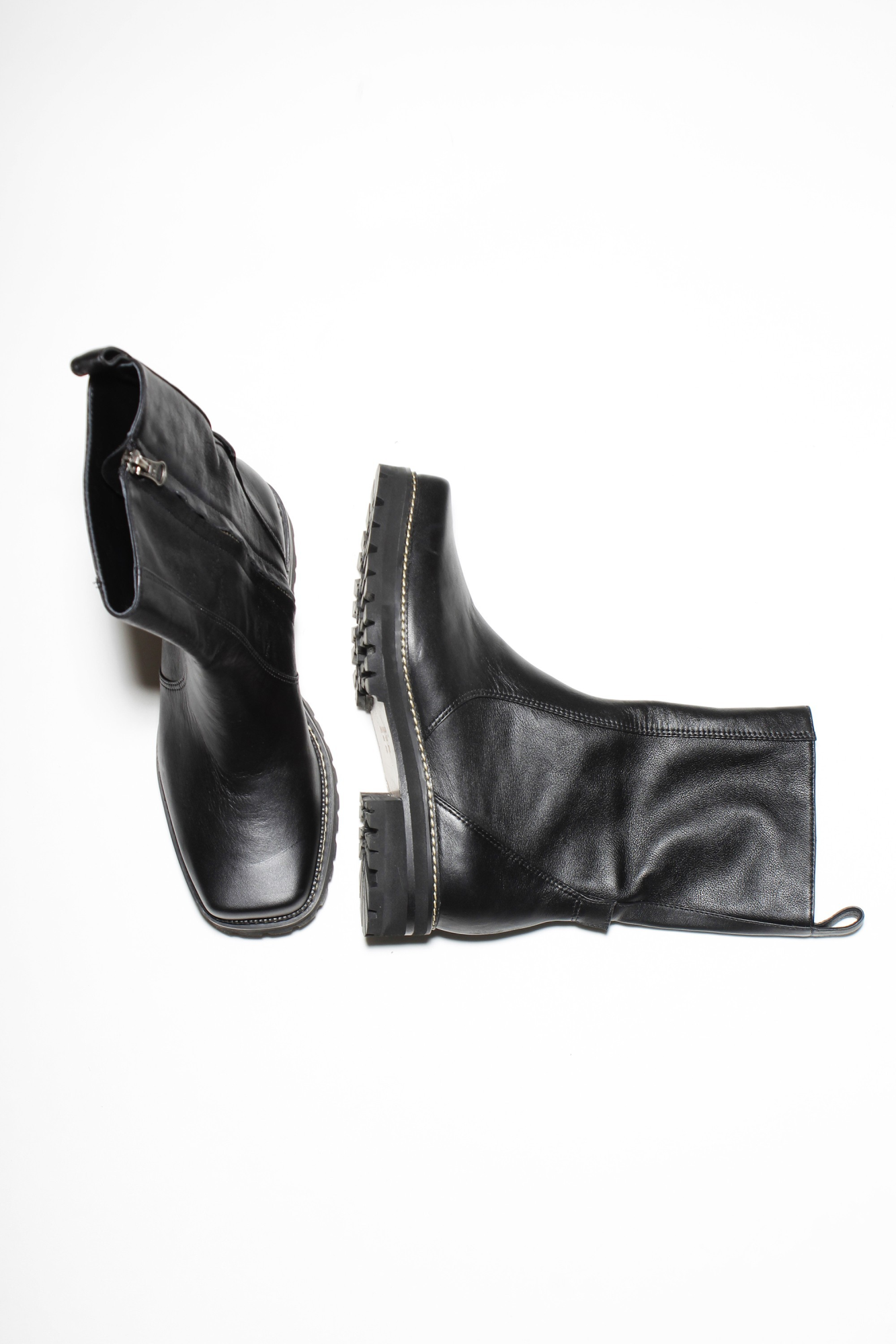 BOTA ÍSIS PRETO