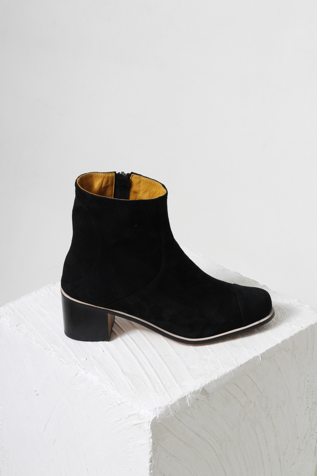 BOTA INÊS CAMURÇA PRETO