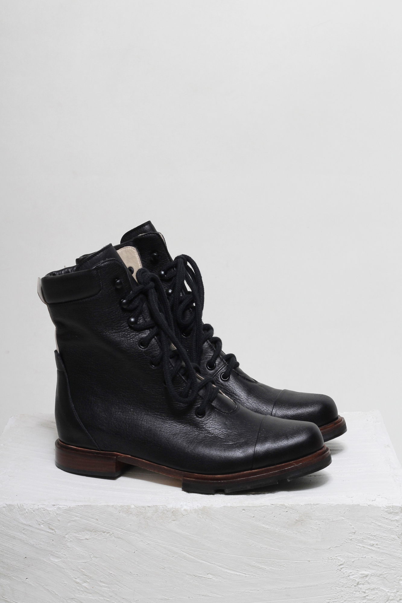 BOTA UMA PRETO