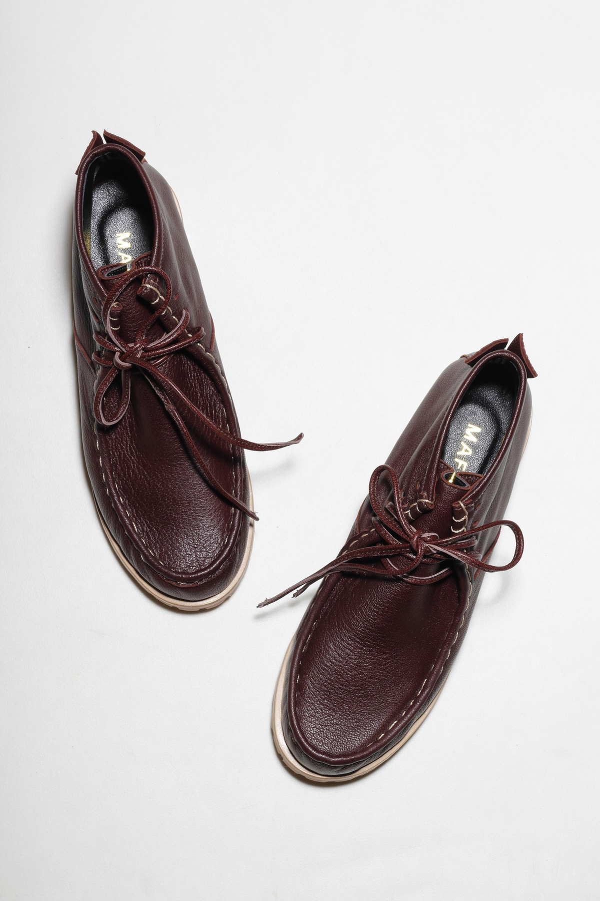 BOTA WALLABEE GEOVANA PINHÃO