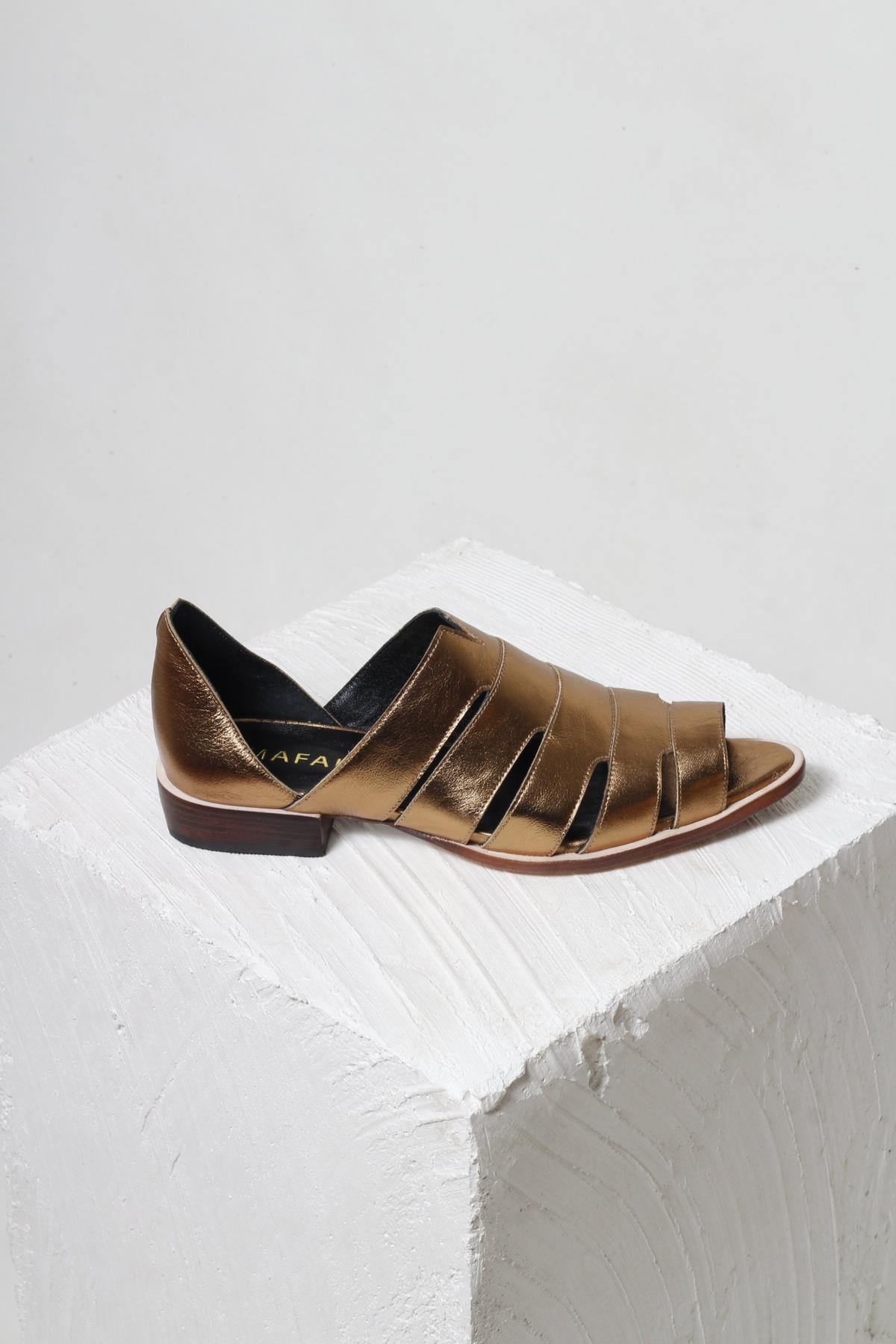 SAPATO GISELE OURO VELHO