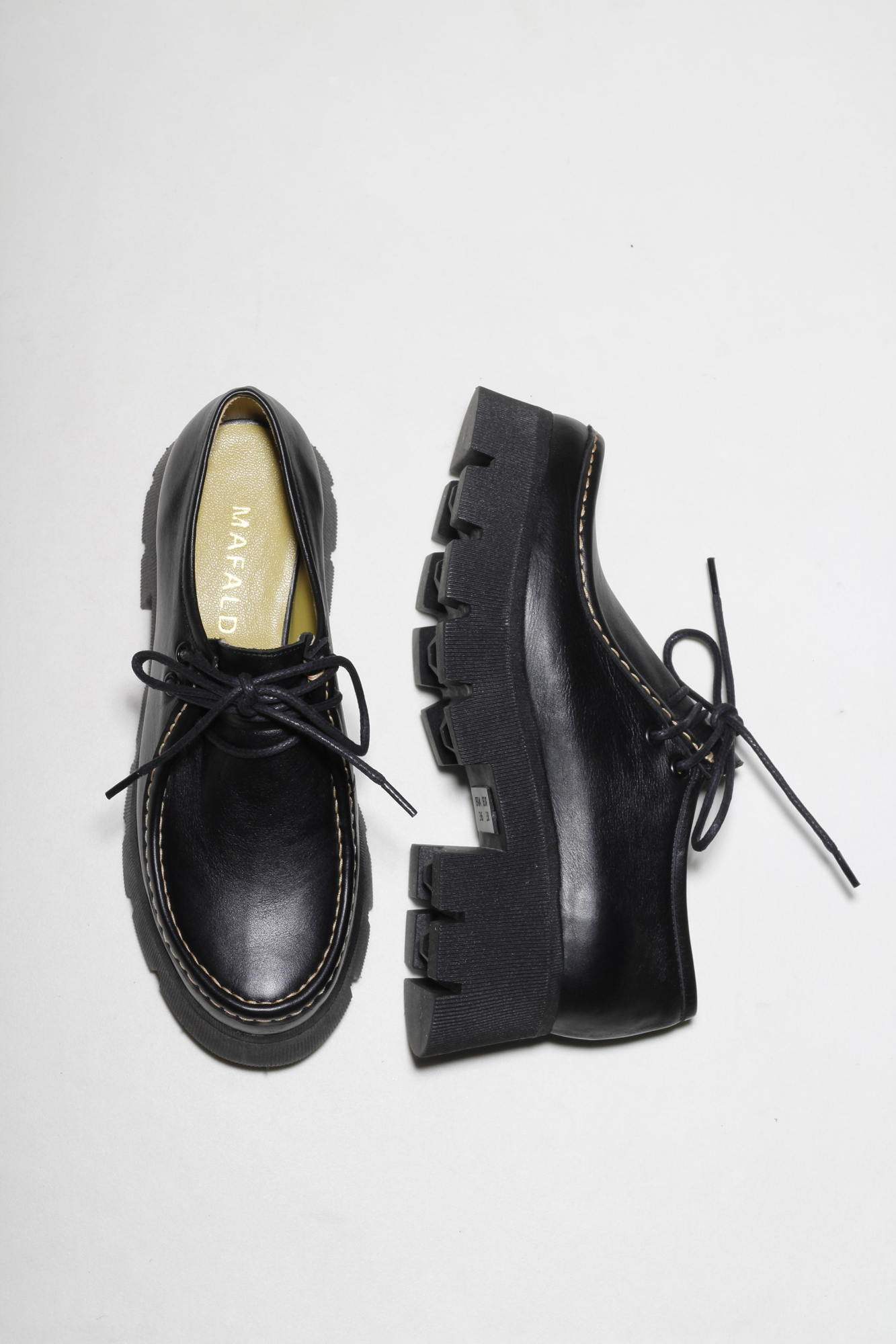 LOAFER WALLABEE NAOMI PRETO