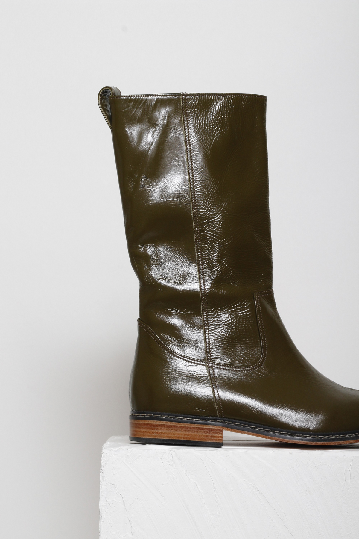 BOTA MEGAN VERNIZ ALCAPARRA