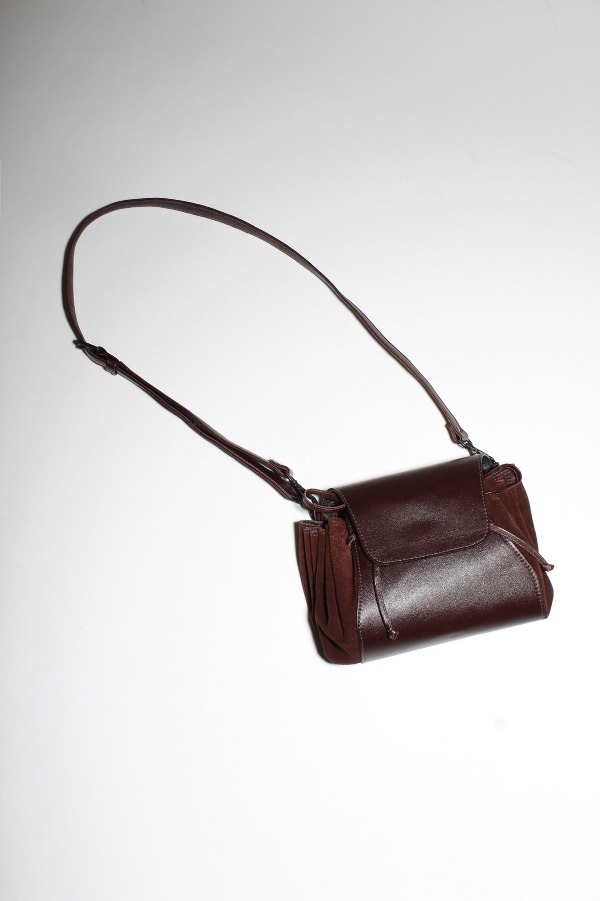 BOLSA MADELEINE CAMURÇA VINHO