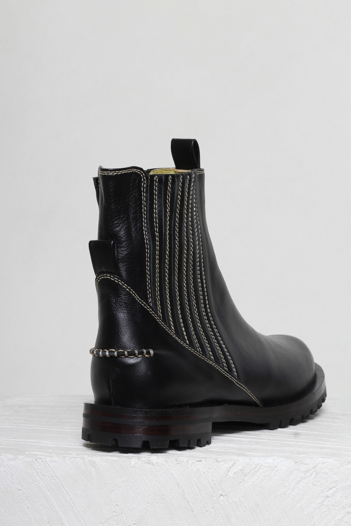BOTA MARAH PRETO
