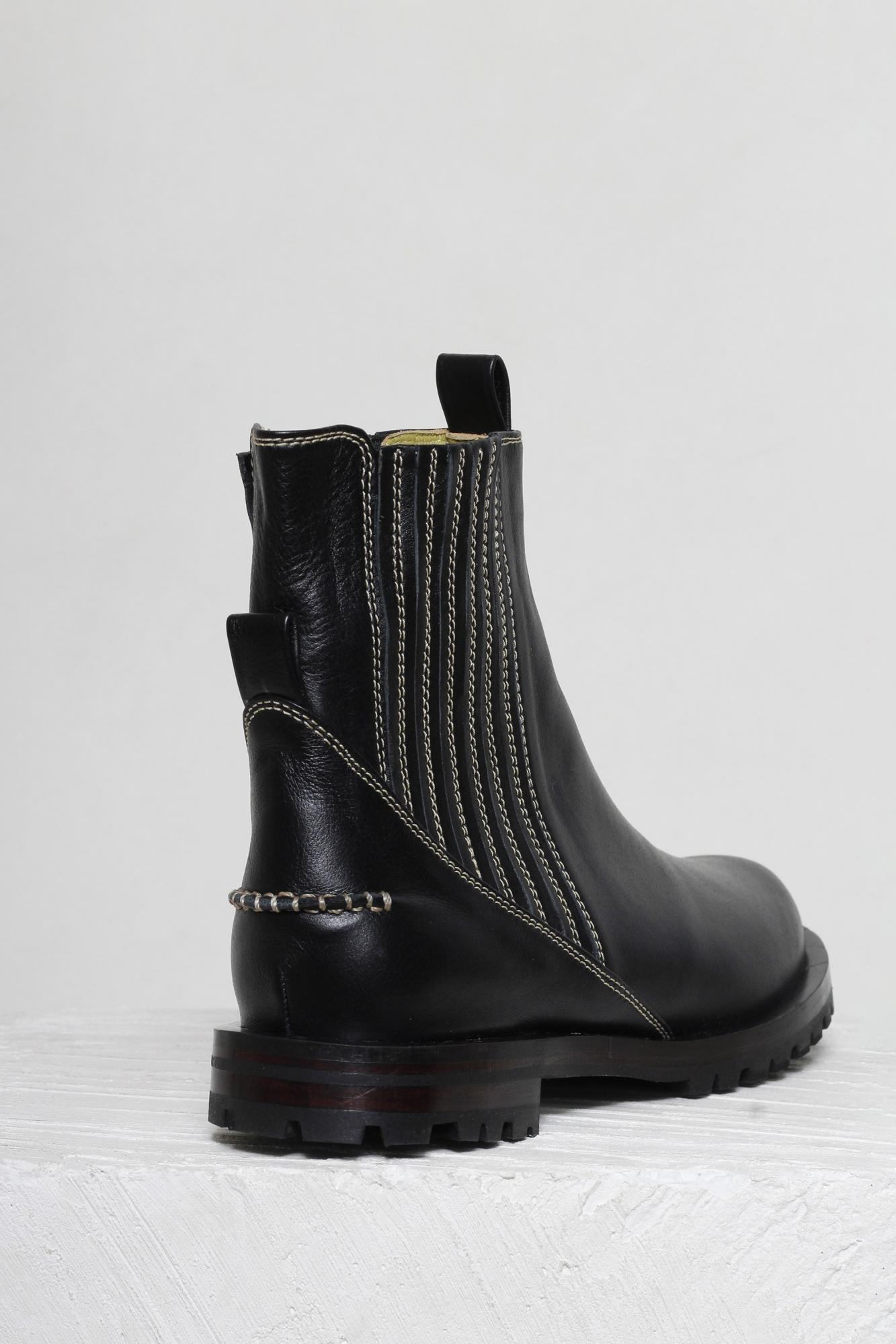 BOTA MARAH PRETO