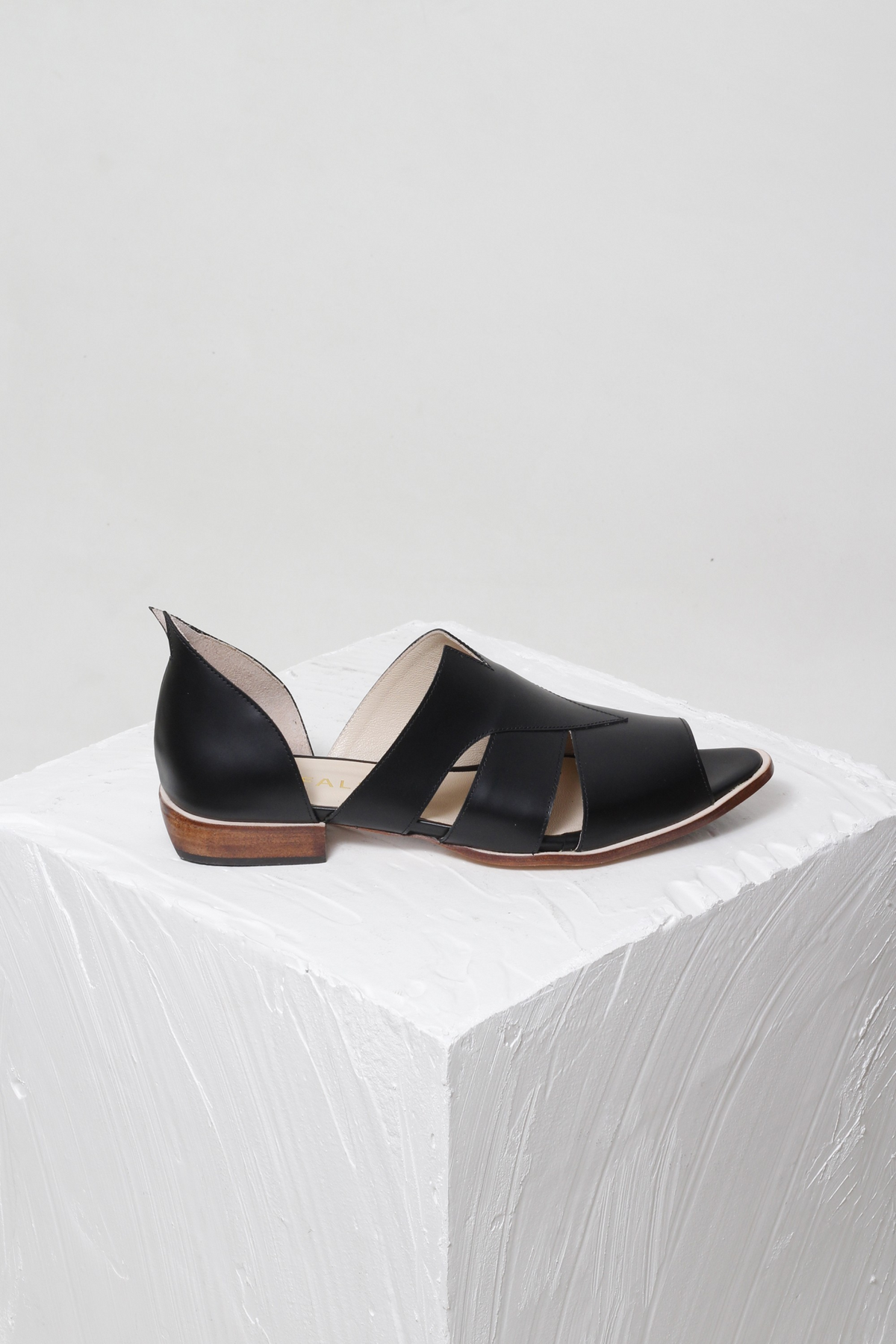 SAPATO ÁGATHA BOX PRETO