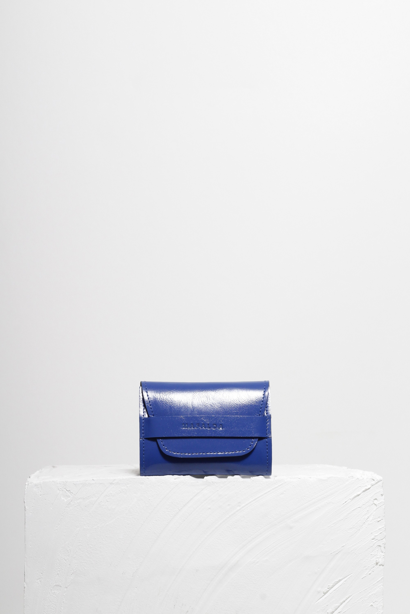 CARTEIRA VERNIZ CLASSIC BLUE