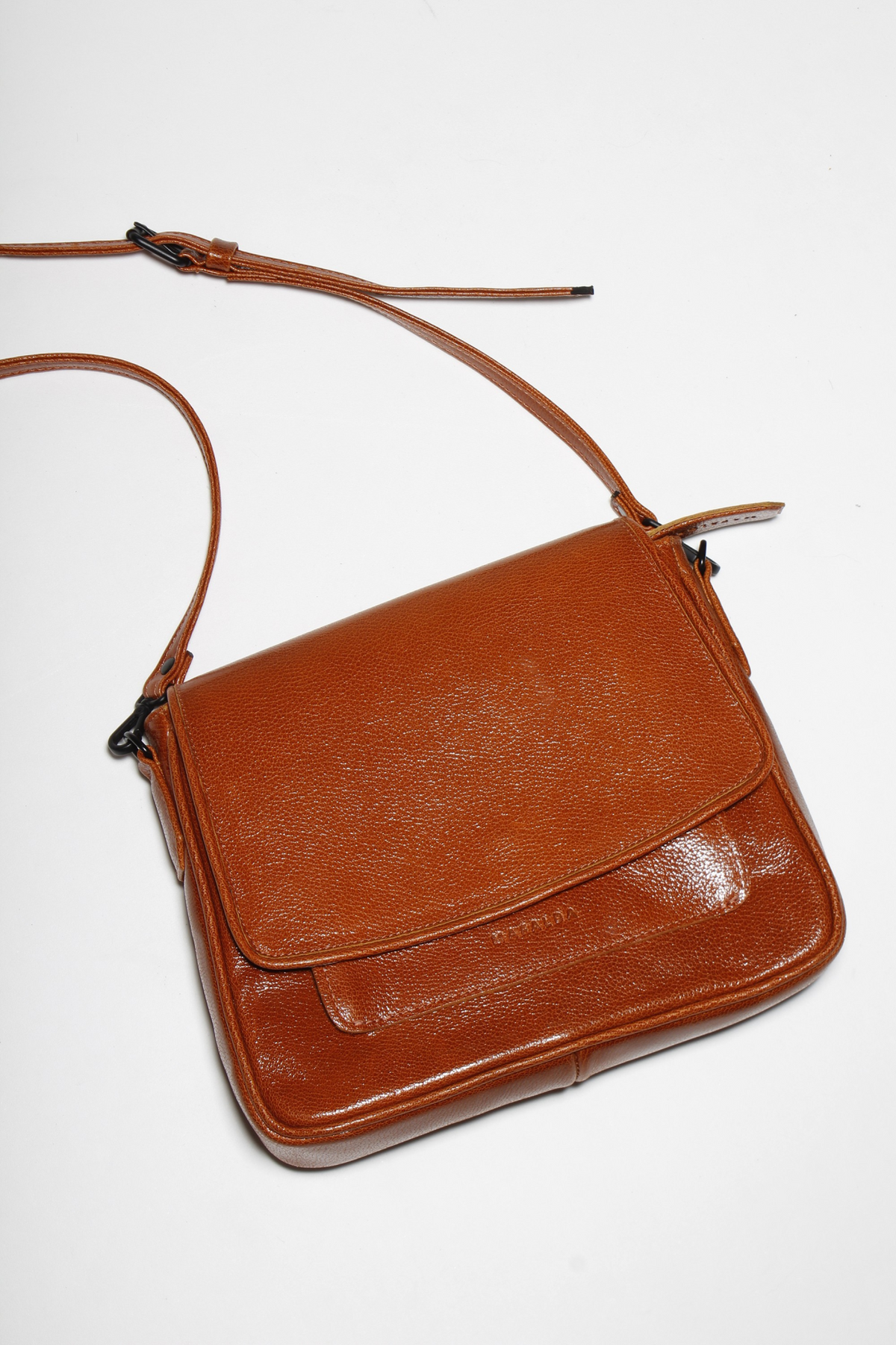 BOLSA JOSEFINA CARAMELO