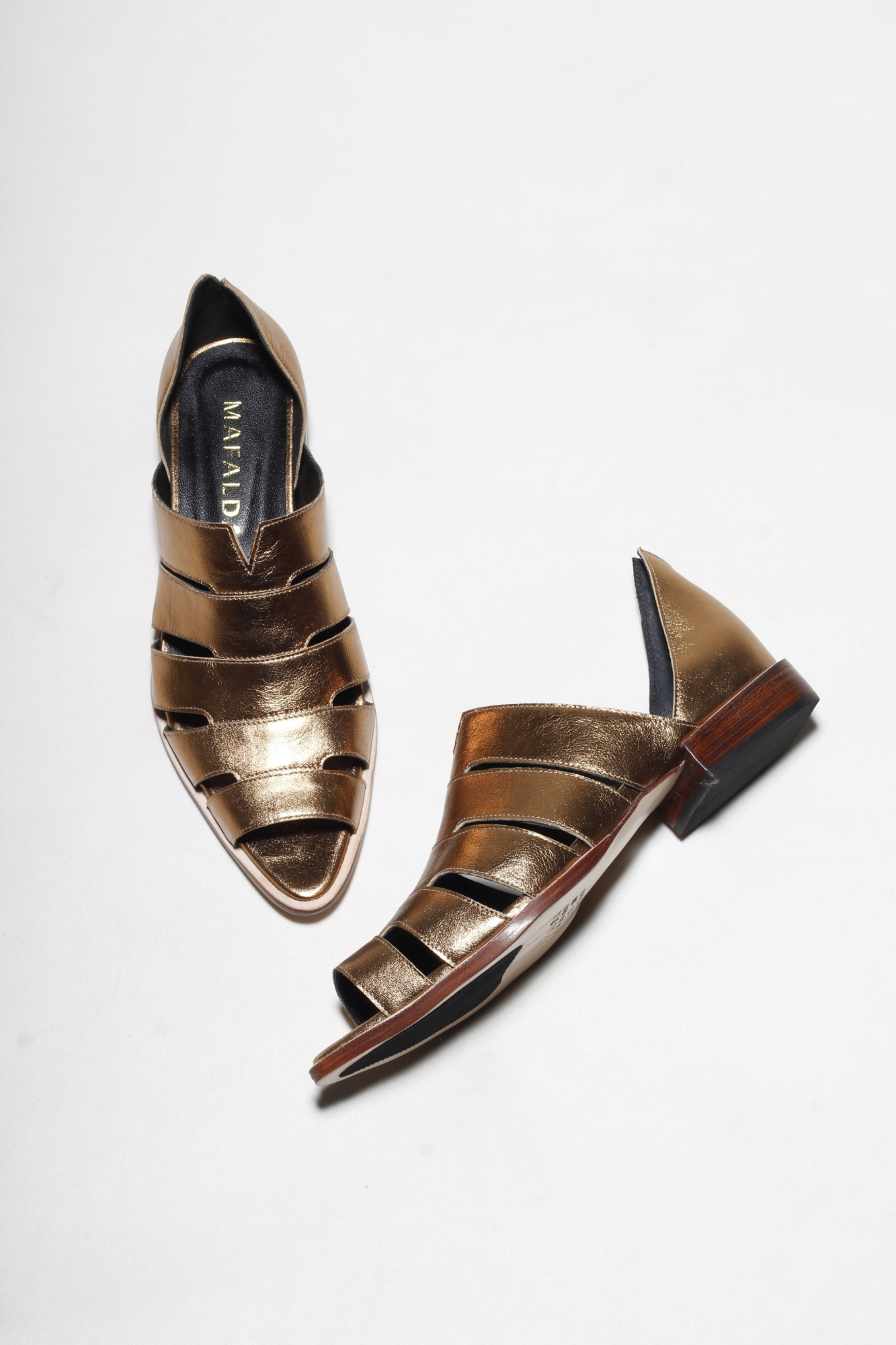 SAPATO GISELE OURO VELHO