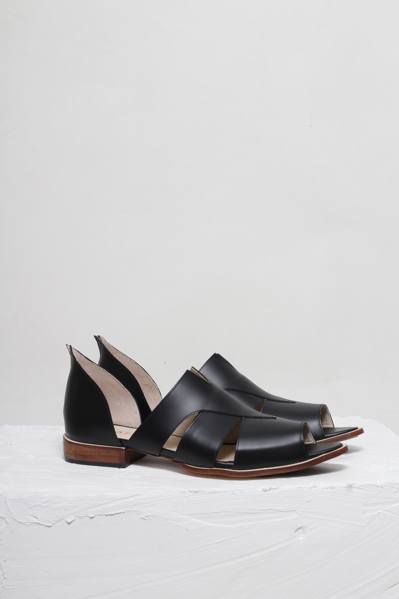 SAPATO ÁGATHA BOX PRETO