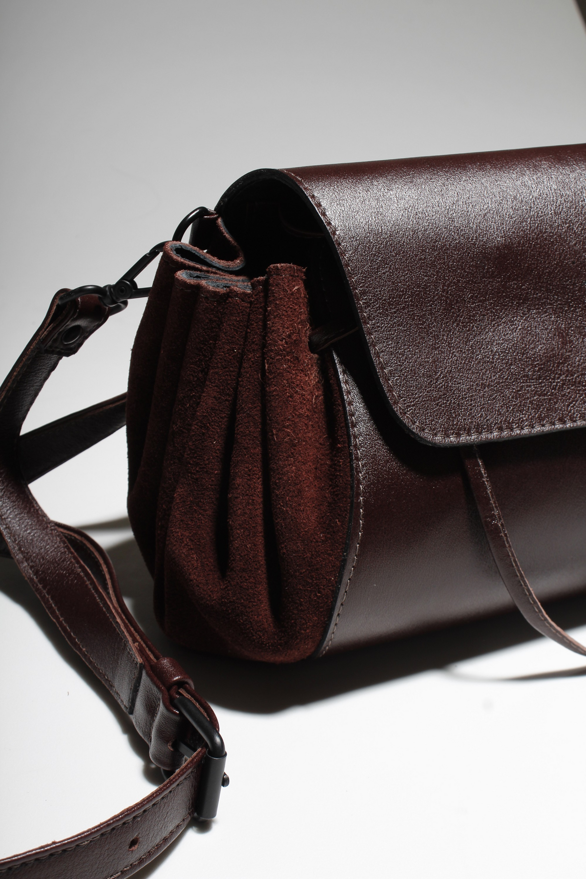 BOLSA MADELEINE CAMURÇA VINHO