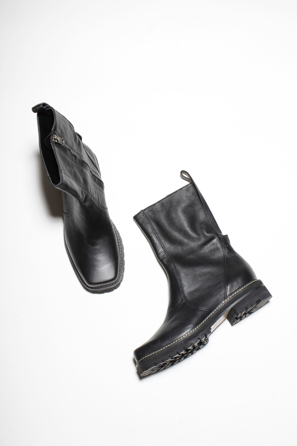 BOTA ÍSIS PRETO
