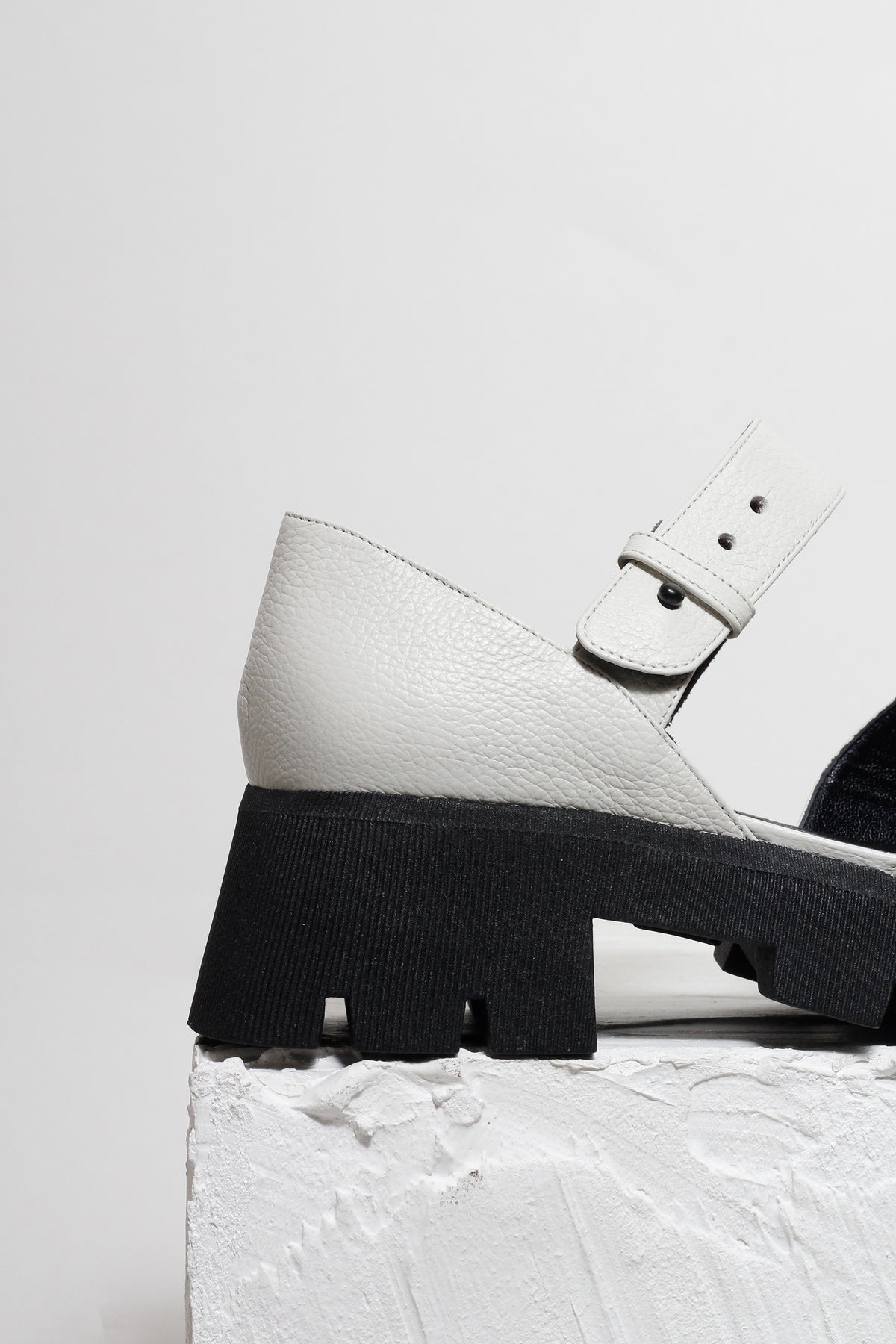 SANDÁLIA JACKIE FLOATER OFF WHITE