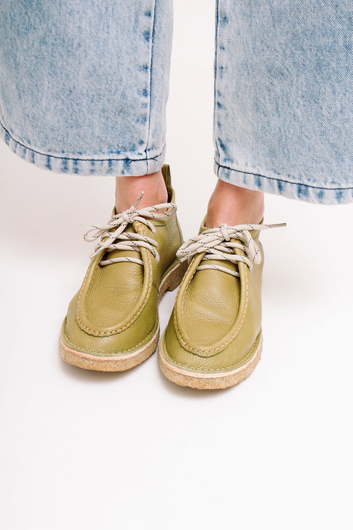 BOTA WALLABEE LUA OLIO