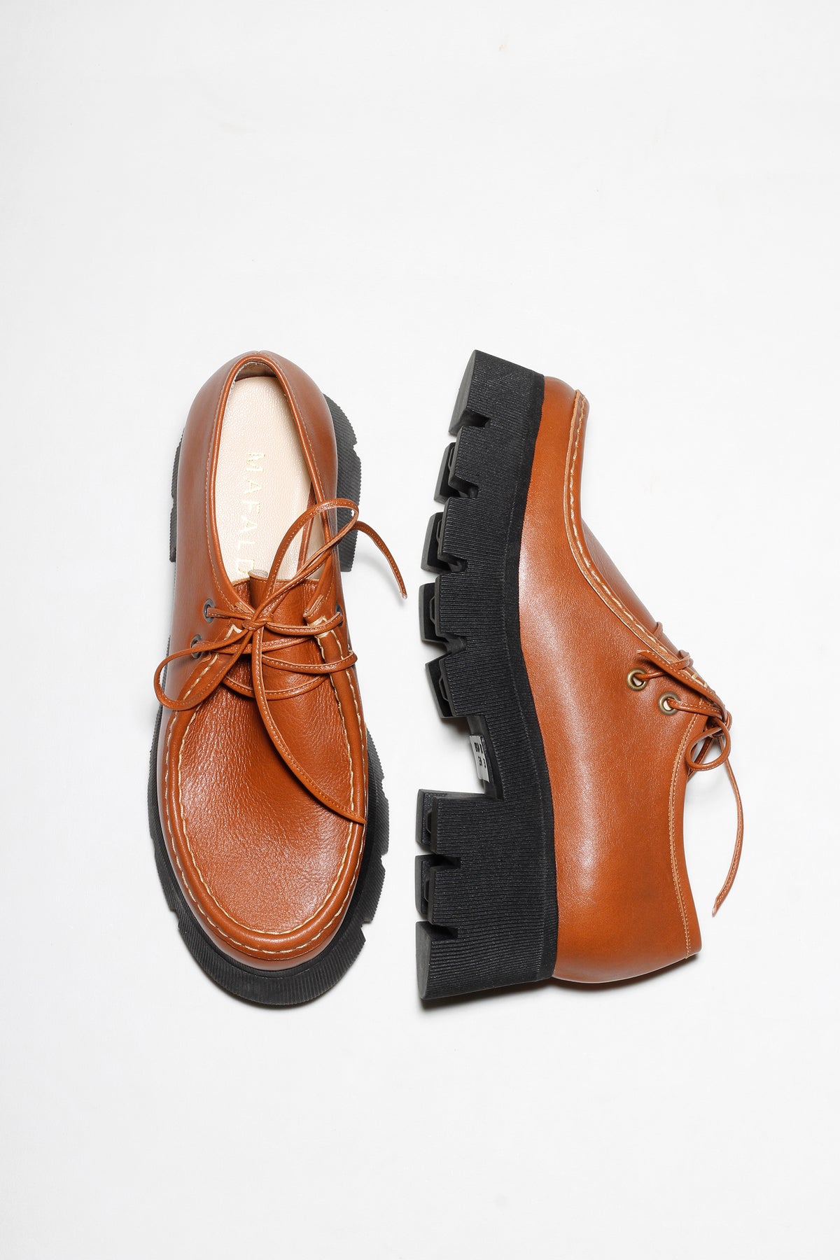 LOAFER WALLABEE NAOMI CARAMELO
