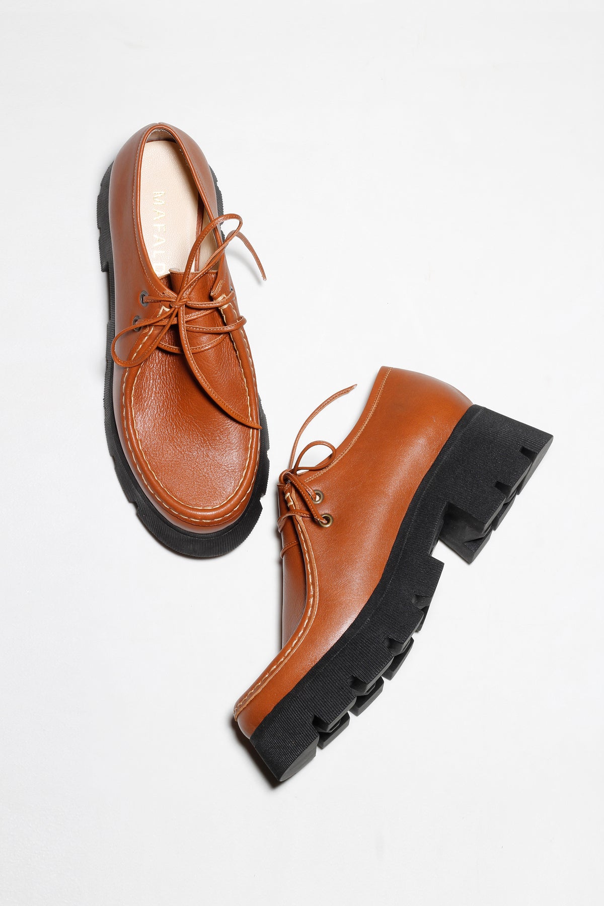 LOAFER WALLABEE NAOMI CARAMELO