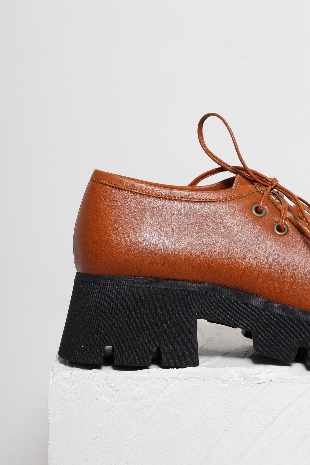 LOAFER WALLABEE NAOMI CARAMELO