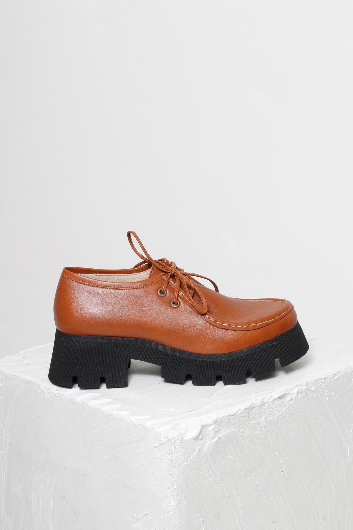 LOAFER WALLABEE NAOMI CARAMELO