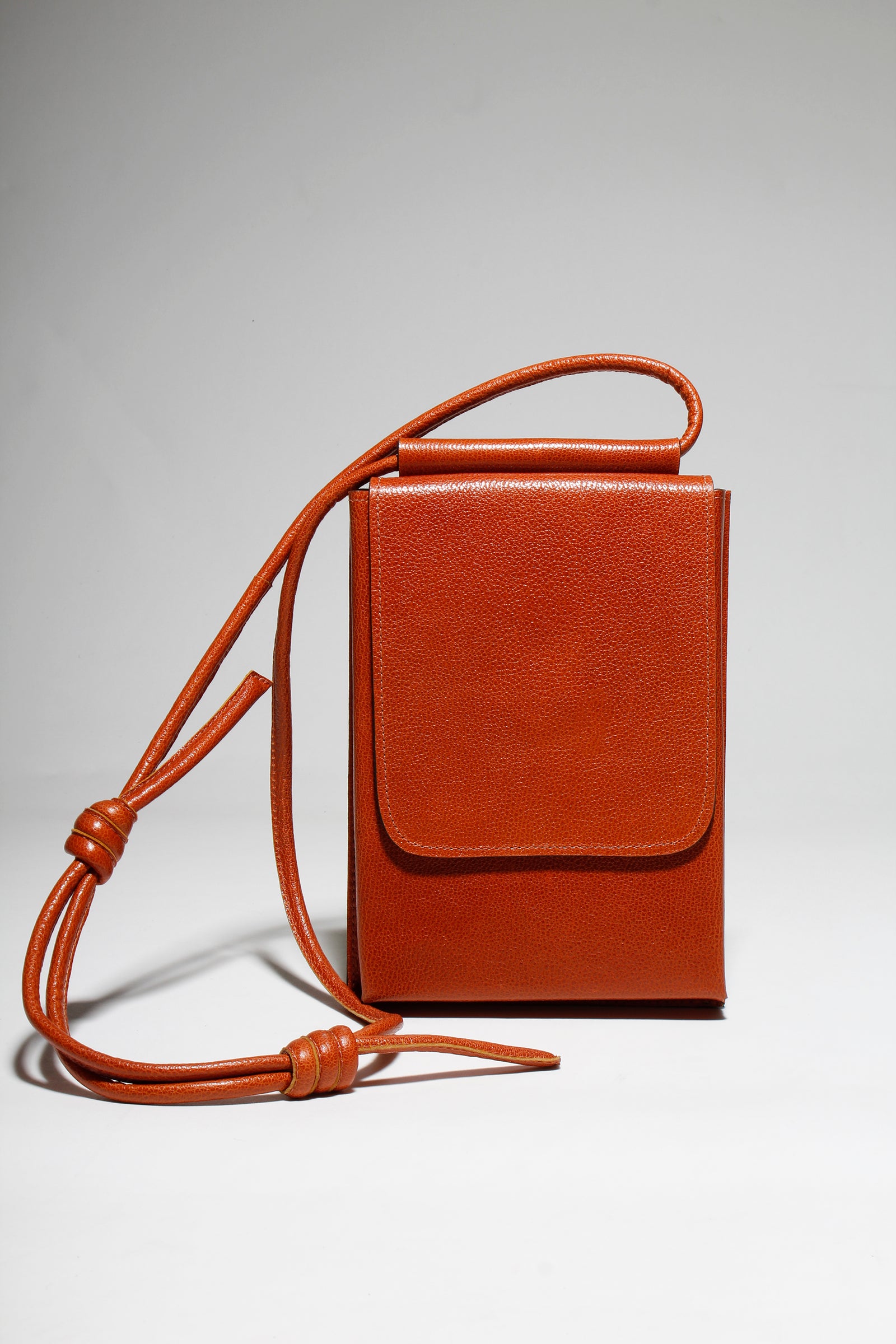 BOLSA PAM G CONHAQUE